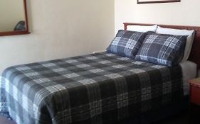 Windsor Crossroads Motel