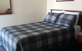 Windsor Crossroads Motel